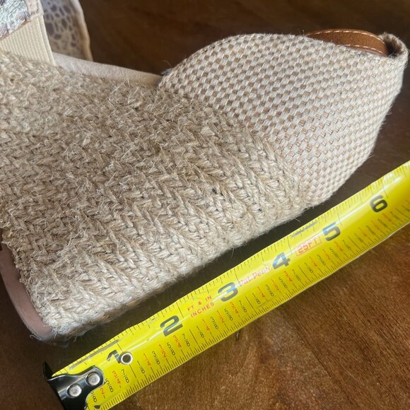 Torrid Cream Ivory Lace Espadrille Wedge Heels Size 8W Ankle Strap 4.5" Platform - Picture 10 of 11